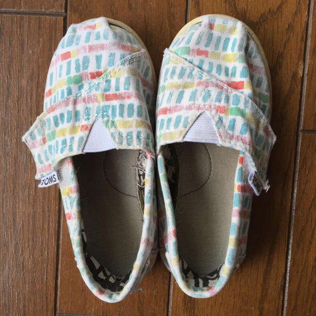 TOMS(トムズ)のToms サイズ14 キッズ/ベビー/マタニティのベビー靴/シューズ(~14cm)(スリッポン)の商品写真