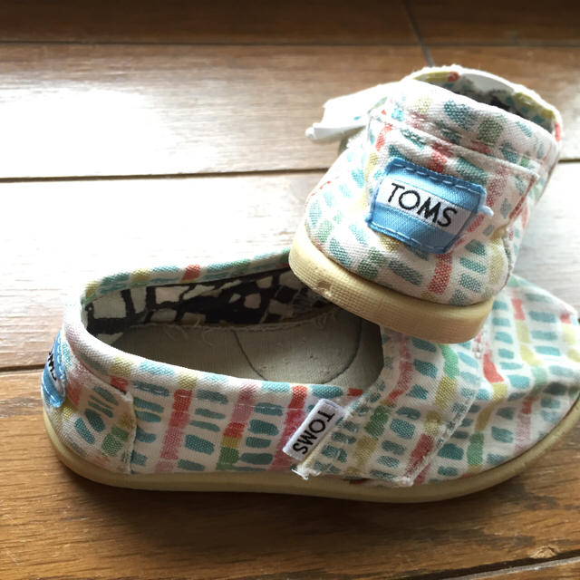 TOMS(トムズ)のToms サイズ14 キッズ/ベビー/マタニティのベビー靴/シューズ(~14cm)(スリッポン)の商品写真