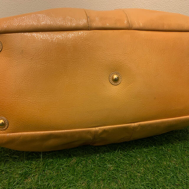 Yves Saint Laurent Beaute(イヴサンローランボーテ)のサンローラン　ボストンバッグ　ベージュ レディースのバッグ(ボストンバッグ)の商品写真