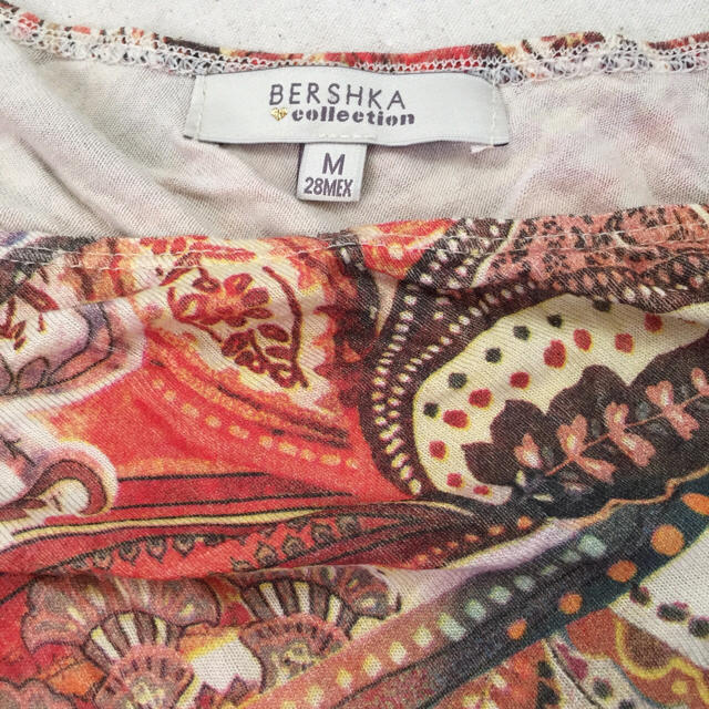 Bershka(ベルシュカ)のベルシュカ ワンショルダー トップス 秋物 レディースのトップス(Tシャツ(半袖/袖なし))の商品写真