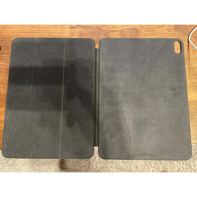 Apple(アップル)のiPad Smart Folio ブラック　iPad Air 第4世代 スマホ/家電/カメラのスマホアクセサリー(iPadケース)の商品写真