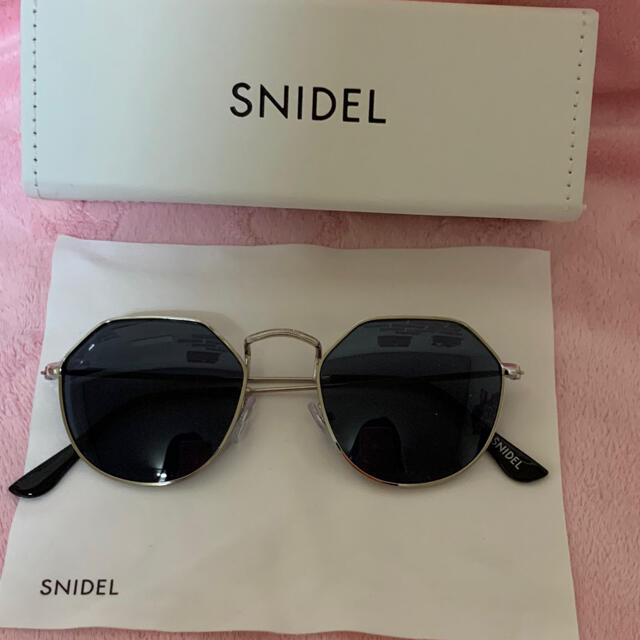 SNIDEL(スナイデル)のsnidelスクエアサングラス レディースのファッション小物(サングラス/メガネ)の商品写真