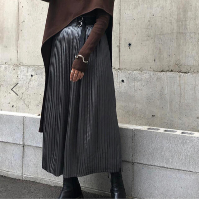 STUDIOUS(ステュディオス)のアンジェム　&g’aime Satin pleated long skirt レディースのスカート(ロングスカート)の商品写真