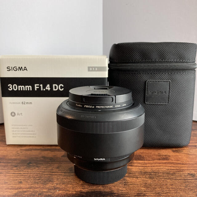 SIGUMA【SIGUMA 30mm F1.4 DC 単焦点レンズ　Nikon　Fマウント】