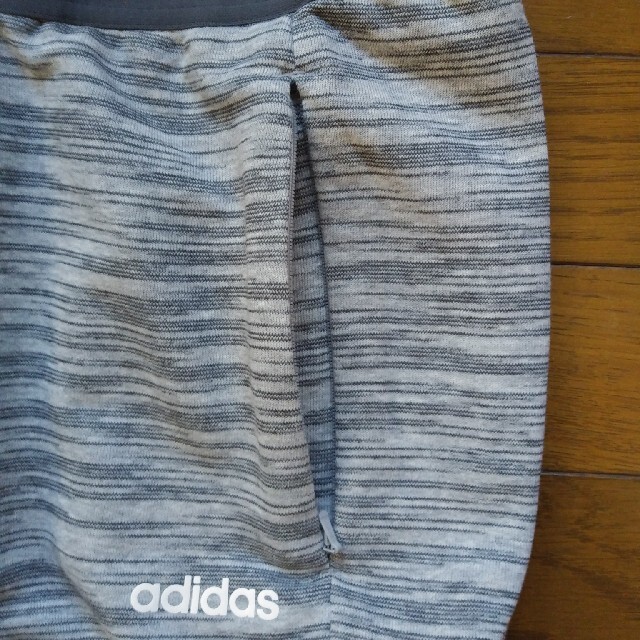 adidas(アディダス)の【新品タグ付き】adidas アディダス　レディースパンツ レディースのパンツ(その他)の商品写真