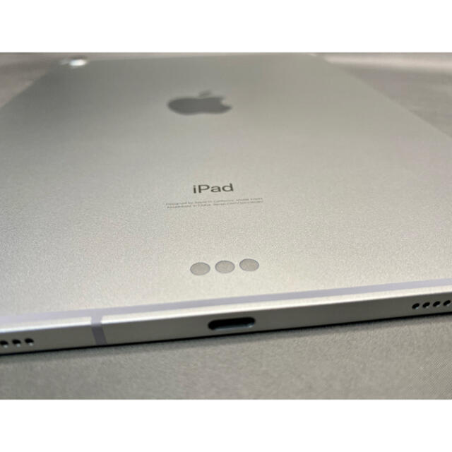 Apple(アップル)のiPad Pro 11 256GBシルバー Wifi + Cellular 美品 スマホ/家電/カメラのPC/タブレット(タブレット)の商品写真