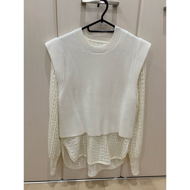 Ameri VINTAGE(アメリヴィンテージ)のAmeri♡LAYERED OVER SHOULDER KNIT レディースのトップス(カットソー(長袖/七分))の商品写真