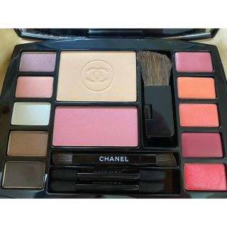 シャネル(CHANEL)の新品未使用☆シャネルCHANEL トラベルメイクパレット！ 海外限定品 (コフレ/メイクアップセット)