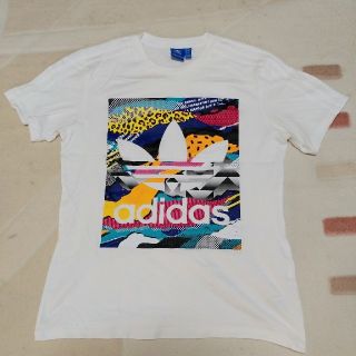 アディダス(adidas)のadidasティシャツ(Tシャツ/カットソー(半袖/袖なし))