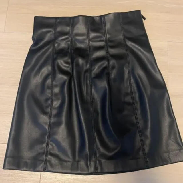 ZARA(ザラ)のson様　ZARA レザーミニスカート レディースのスカート(ミニスカート)の商品写真