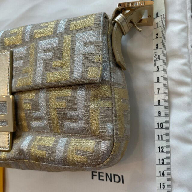 ショルダーバッグFENDI フェンディ マンマバケット ハンドバッグ