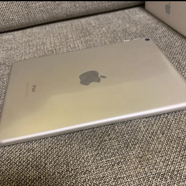 美品ケース付●iPad mini5 シルバーWi-Fi 64GBmuqx2j/a 2