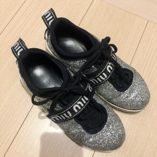 ミュウミュウ(miumiu)のmiumiu スニーカー(スニーカー)