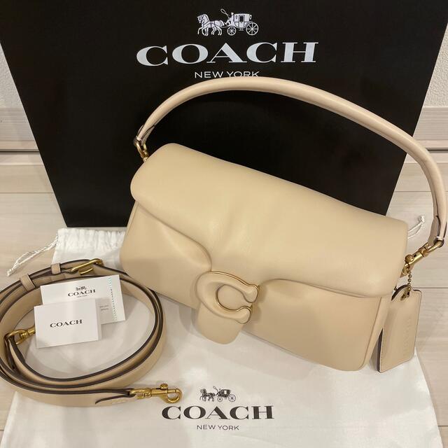 在庫僅少】 ❇︎今季 新品未使用 coach - COACH ピロー 26 バッグ ...