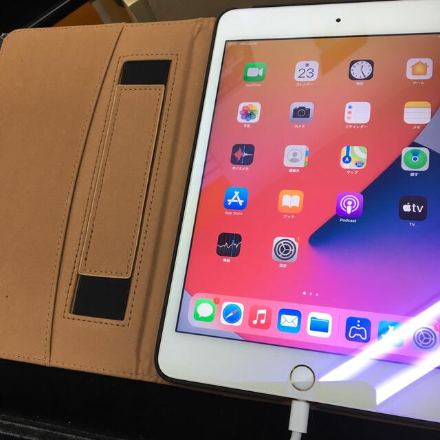 iPadmini4 Wi-Fiモデル　ケース＆保護フィルム付き