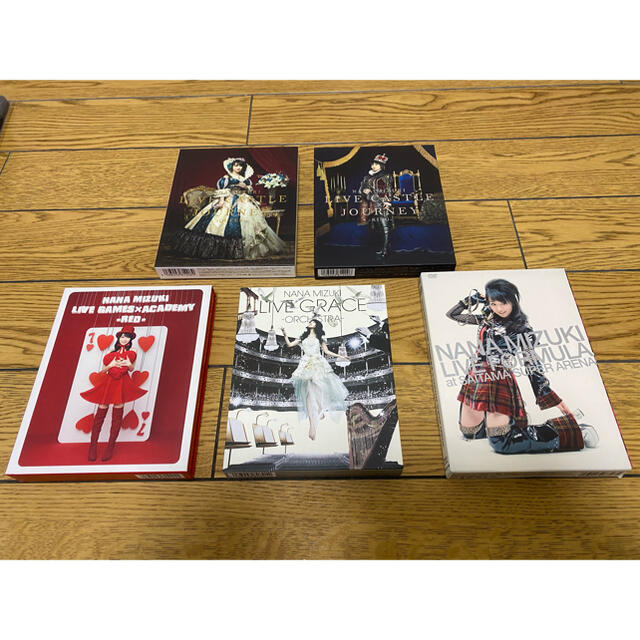 水樹奈々 ライブDVD QUEEN KING FORMURA GRACE RED