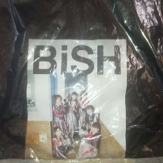 ジーユー(GU)のBISH×GUコラボ完売品黒TシャツサイズＸＸＬ半袖グラフィックT(アイドルグッズ)