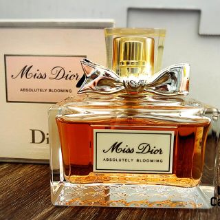 クリスチャンディオール(Christian Dior)のミス ディオール アブソリュートリー ブルーミング オードゥ パルファン50ml(香水(女性用))