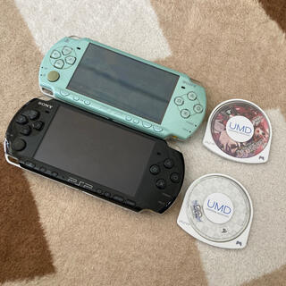 プレイステーションポータブル(PlayStation Portable)の【ジャンク品】PSP 本体2つ　ソフト2つ(携帯用ゲーム機本体)