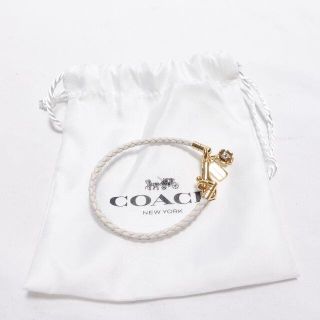 コーチ(COACH)のCOACH　レザーブレスレット　レディース　ホワイト(ブレスレット/バングル)