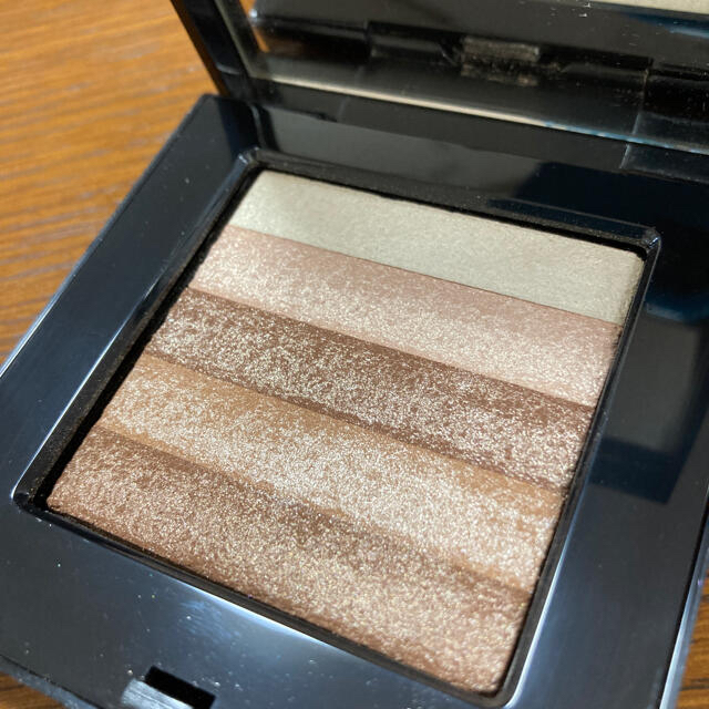 BOBBI BROWN(ボビイブラウン)のボビーブラウン　シーマブリック　ベージュ コスメ/美容のベースメイク/化粧品(フェイスカラー)の商品写真