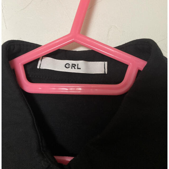 GRL(グレイル)のミィ様専用 GRL デザインポケットシャツ ブラック Ｍ レディースのトップス(シャツ/ブラウス(半袖/袖なし))の商品写真