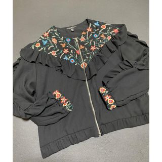 ザラ(ZARA)のZARA花柄刺繍入りフリル袖ブルゾン(ブルゾン)