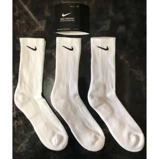 ナイキ(NIKE)の３足セット ナイキ 白ソックス 23〜25 ユニセックス(ソックス)