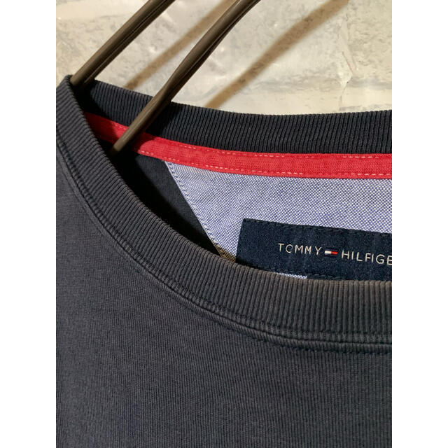 TOMMY HILFIGER(トミーヒルフィガー)の【国内仕入】トミーヒルフィガー　刺繍　袖刺繍　バックプリント　ロンT    M メンズのトップス(Tシャツ/カットソー(七分/長袖))の商品写真