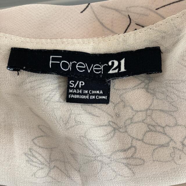 FOREVER 21(フォーエバートゥエンティーワン)のカーディガン　No.2 レディースのトップス(カーディガン)の商品写真