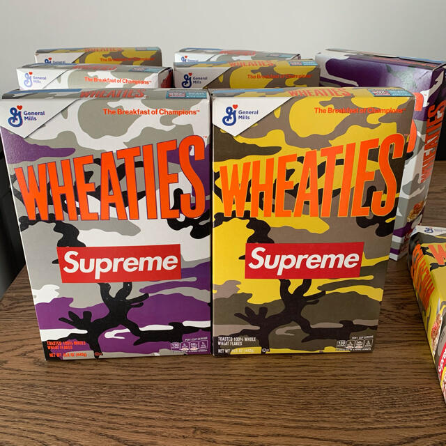 Supreme(シュプリーム)のシリアル　2個セット 食品/飲料/酒の食品(菓子/デザート)の商品写真