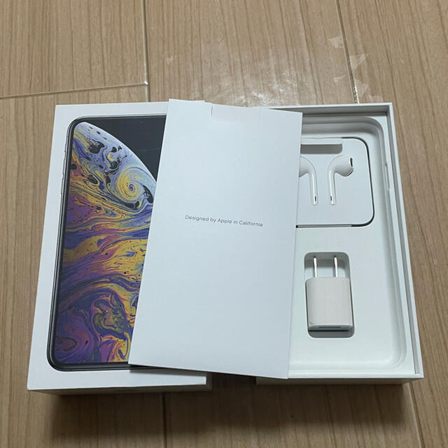 Apple(アップル)のiPhone Xs Max 64G ホワイト SIMフリー Applestore スマホ/家電/カメラのスマートフォン/携帯電話(スマートフォン本体)の商品写真