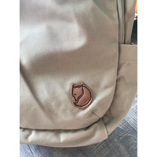 FJALL RAVEN(フェールラーベン)の【レア】FJALLRAVEN/フェールラーベン デイパック Raven 28L  メンズのバッグ(バッグパック/リュック)の商品写真