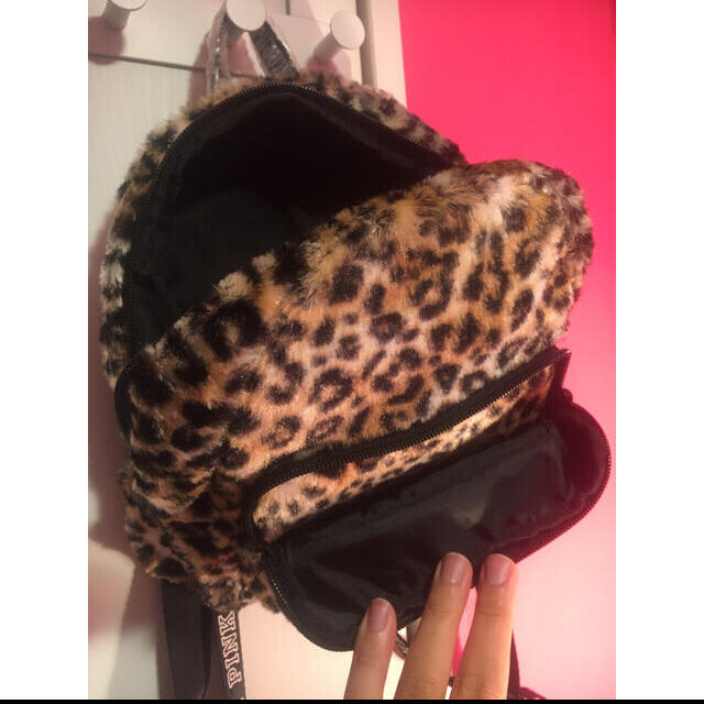 Victoria's Secret(ヴィクトリアズシークレット)のVictoria’s Secret mini backpack あちこ様専用出品 レディースのバッグ(リュック/バックパック)の商品写真