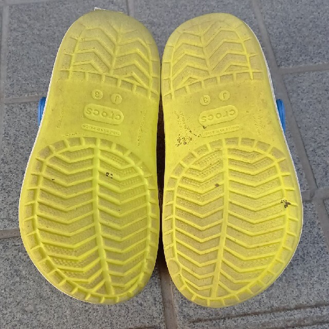 crocs(クロックス)のクロックス　サンダル　J3　22cm キッズ/ベビー/マタニティのキッズ靴/シューズ(15cm~)(サンダル)の商品写真