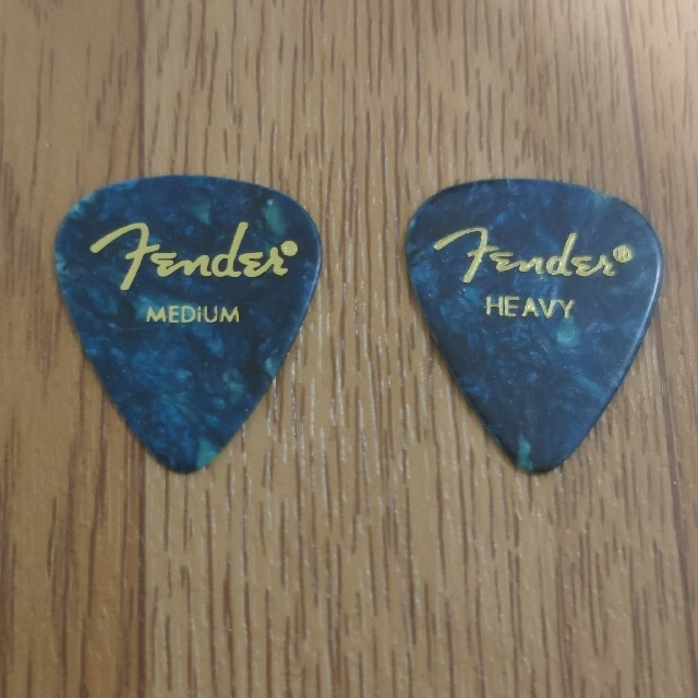 Fender(フェンダー)のFender  ピック OCEAN TURQUOISE ミディアム 10枚 楽器のギター(エレキギター)の商品写真
