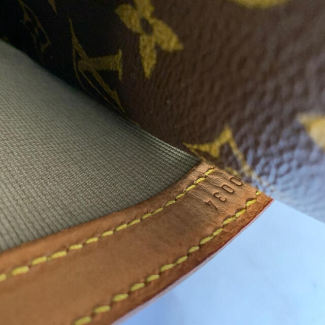 LOUIS VUITTON(ルイヴィトン)の【ぽぽにゃん様専用】ヴィトン 美品 リポーター PM ショルダーバッグ  レディースのバッグ(ショルダーバッグ)の商品写真