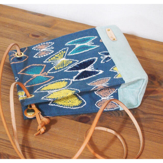mina perhonen(ミナペルホネン)のsold  ミナペルホネン　ハンドメイド　sky flower ショルダーバッグ レディースのバッグ(ショルダーバッグ)の商品写真