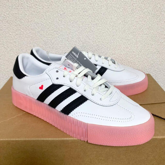 adidas(アディダス)の新品未使用 アディダス SAMBA ROSE 定価13200円 スニーカー レディースの靴/シューズ(スニーカー)の商品写真