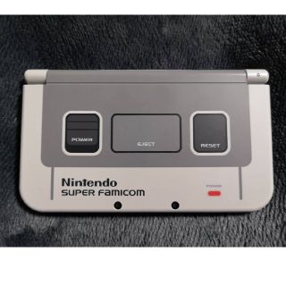 ニンテンドー3DS(ニンテンドー3DS)のNewニンテンドー3DS LL スーファミモデル(携帯用ゲーム機本体)