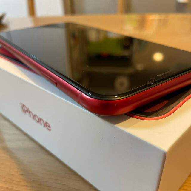 Apple(アップル)のiPhone XR 128GB SIMフリー RED スマホ/家電/カメラのスマートフォン/携帯電話(スマートフォン本体)の商品写真