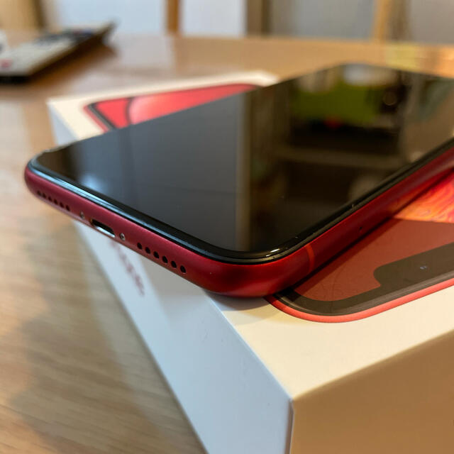 Apple(アップル)のiPhone XR 128GB SIMフリー RED スマホ/家電/カメラのスマートフォン/携帯電話(スマートフォン本体)の商品写真