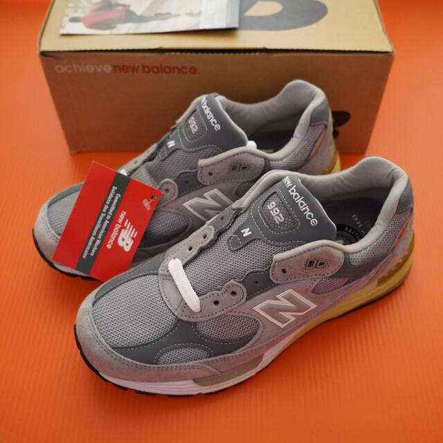 New Balance(ニューバランス)のNew Balance M992GL【2006年オリジナル新品・未使用】 メンズの靴/シューズ(スニーカー)の商品写真