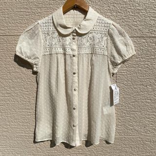 アナトリエ(anatelier)の新品　Anatelier アナトリエ　シャツ　ブラウス　ベージュ　白　38(シャツ/ブラウス(半袖/袖なし))