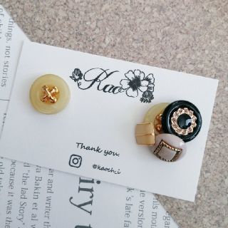 Ａボタンピアス（イヤリング）(ピアス)