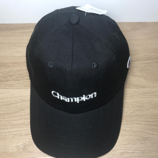 Champion(チャンピオン)の新品未使用　チャンピオン　ローキャップ　送料無料　男女兼用 メンズの帽子(キャップ)の商品写真