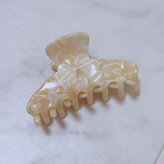 アネモネ(Ane Mone)の【Frenzy様ご専用】新品　白蝶貝風　ヘアクリップ　バレッタ　約8.5cm(バレッタ/ヘアクリップ)