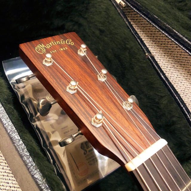 Martin(マーティン)の【極美品】Martin 00-18 2018 最新モデル仕様　 楽器のギター(アコースティックギター)の商品写真