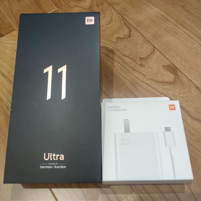 Xiaomi Mi11 Ultra 白 12GB+256GB 充電器付き スマホ/家電/カメラのスマートフォン/携帯電話(スマートフォン本体)の商品写真