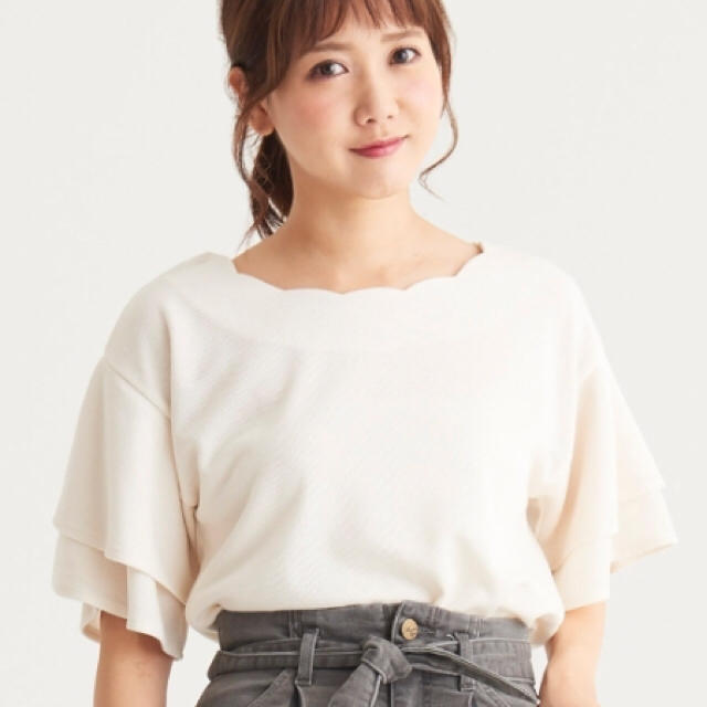 MAJESTIC LEGON(マジェスティックレゴン)のスカラップ袖フレアT  レディースのトップス(Tシャツ(長袖/七分))の商品写真